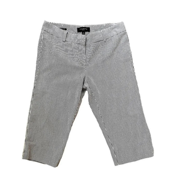 TALBOTS RELAXED CHINO SHORTS - SUNSHINE SEERSUCKER | Blue Soft White| Size 2P - Picture 2 of 9